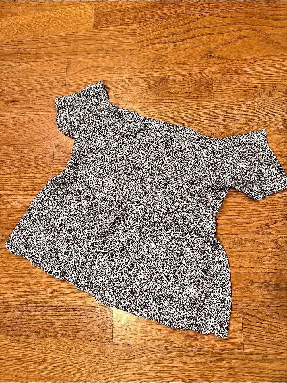 Old Navy Floral off shoulder shirt Size Large
